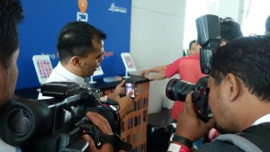 Faiz Al-Shahab of e-Sentral with the media